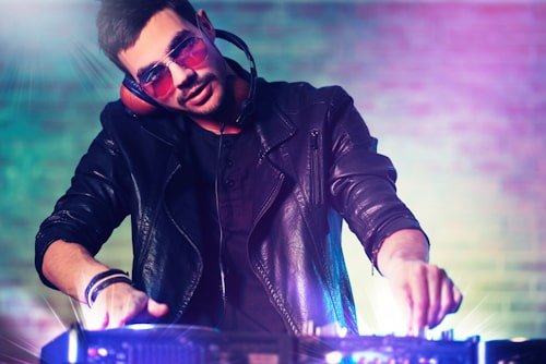 We can provide experienced club DJs who have worked at some of Melbourne's best bars, pubs and clubs. Our music DJ database is diverse and covers all popular genres. Our club DJs can play anything from club remixes to rnb, pop, house and all those funky disco hits from past decades.